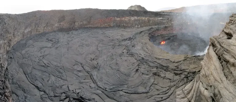 crater volcán erta ale