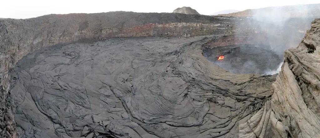 crater volcán erta ale